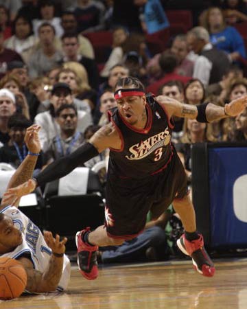 巴萨迎战特内里费，冲击积分榜优势 ｜ 女子足球联赛精彩前瞻（女足联赛前瞻：巴萨对阵特内里费，力争扩大积分榜优势）