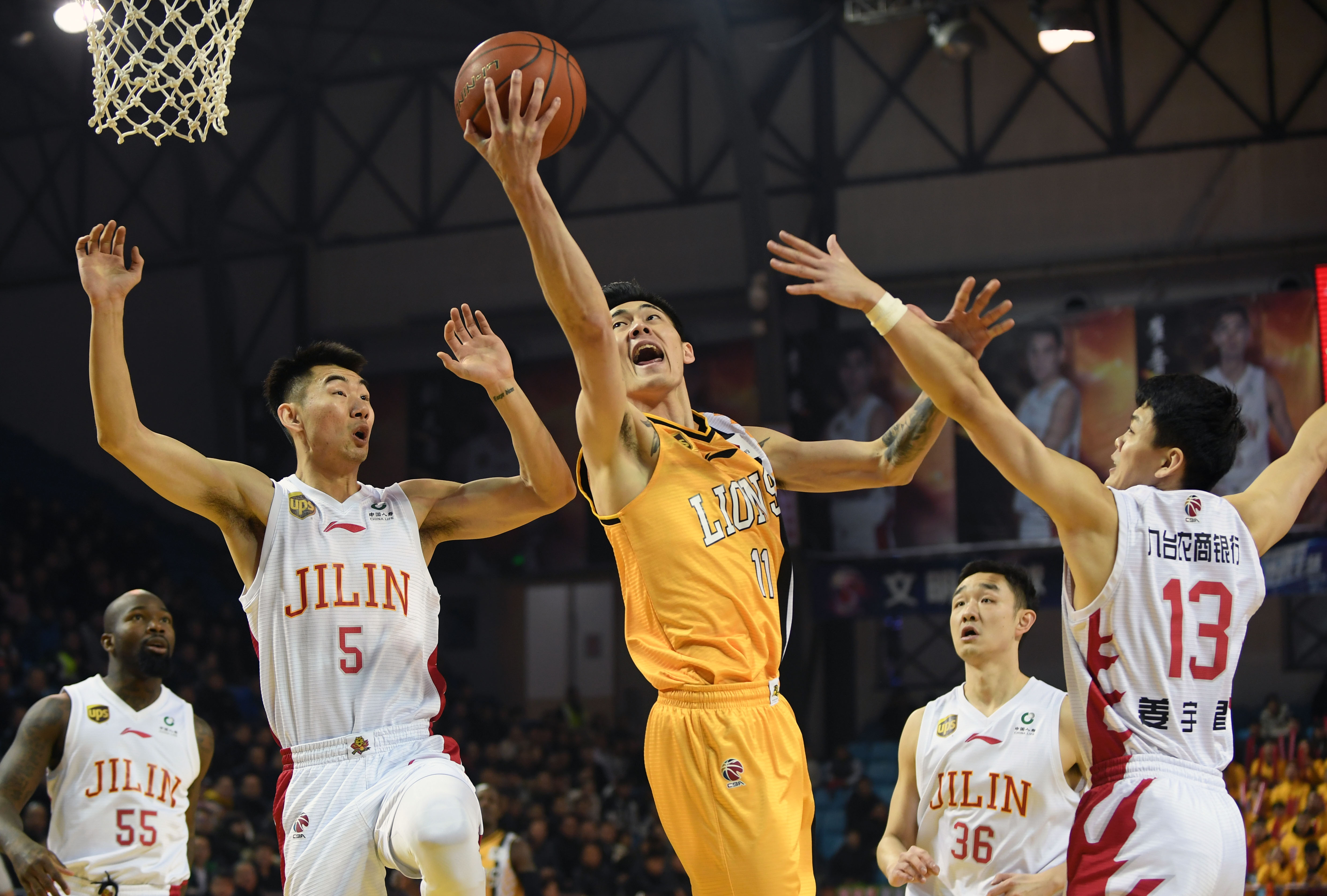 荷媒：阿贾克斯将与小克鲁伊夫会面，他是贾府新任总监候选人（荷媒：阿贾克斯将会见小克鲁伊夫，后者为新任总监人选）