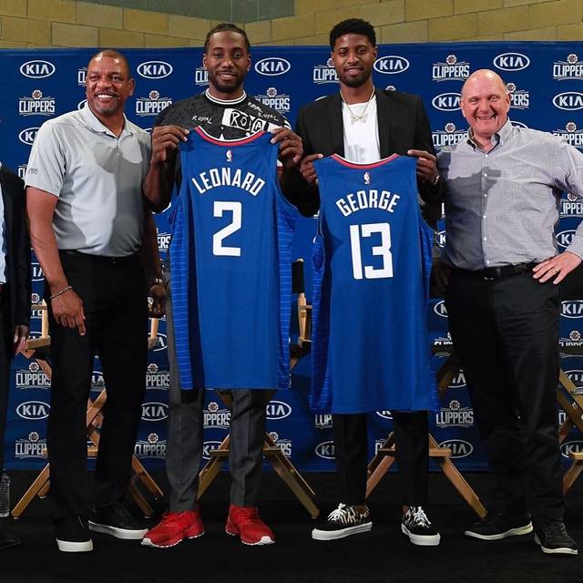 3C：退役三天前我和莱万说不想再为任何球队踢球，除非是巴萨（3C：退役前三天我对莱万说，除非是巴萨，我不会再为任何球队出战）