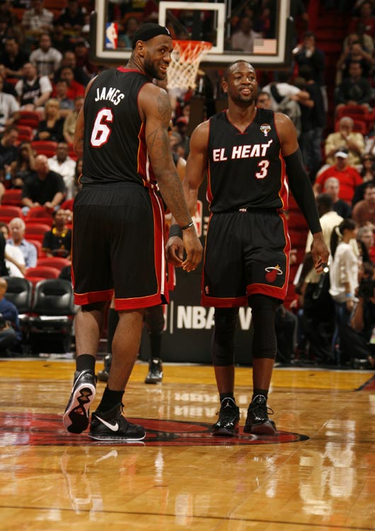 记者：申花今天下午飞赴天津，于汉超、戴伟浚等人随队出征（记者称申花今日下午启程赴津，于汉超、戴伟浚等球员随队出征）